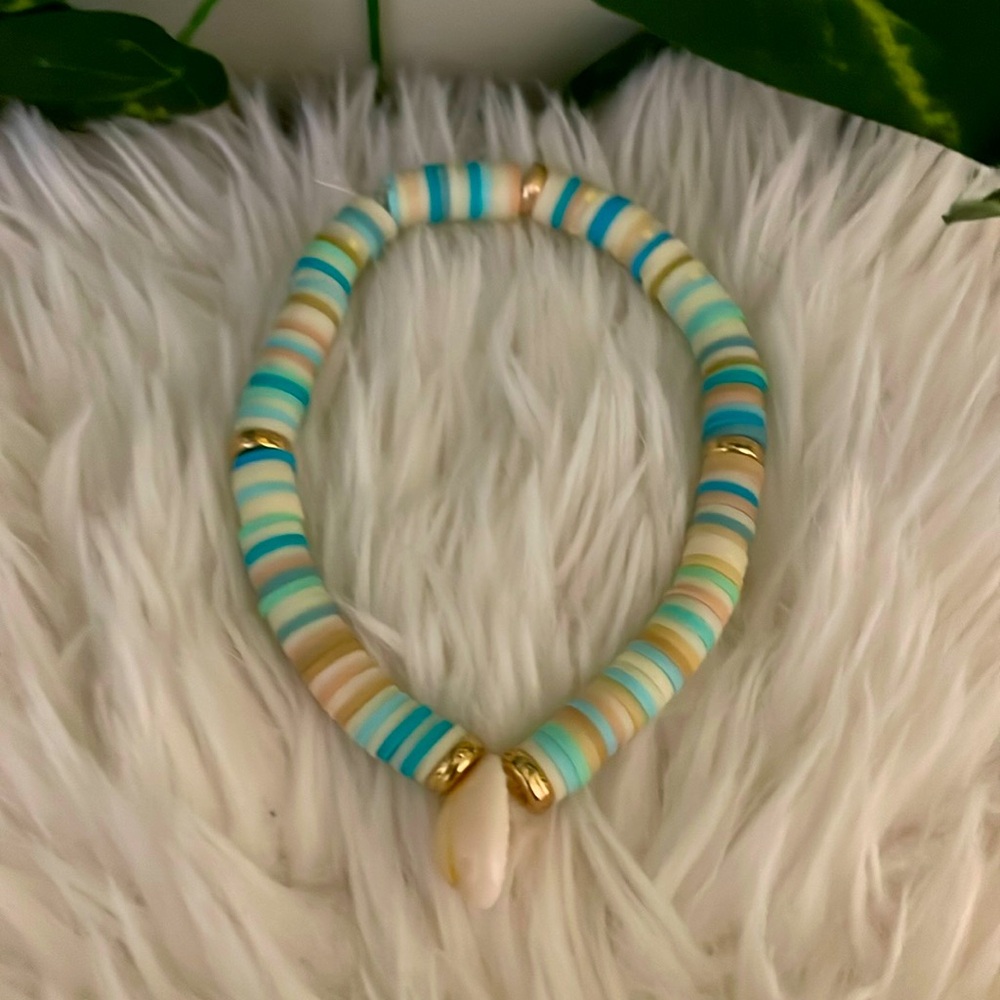 Cute beach shell bracelet